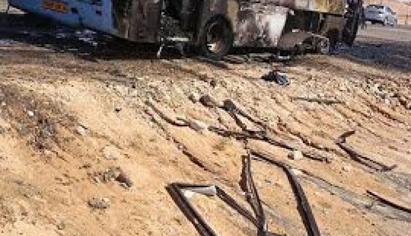 حريق يلتهم حافلة لنقل المسافرين في بلدية مناعة بالمسيلة