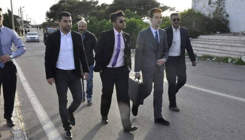 مسبوق قضائيا بتهمة التزوير وانتحال الصفة يتمتع بحراسة الدرك ويحتال على التلفزيون الجزائري