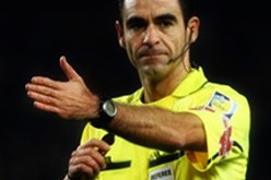 الاتحاد الأوروبي يعين الاسباني كارلوس فيلاسكو حكما لمباراة افتتاح أورو 2012