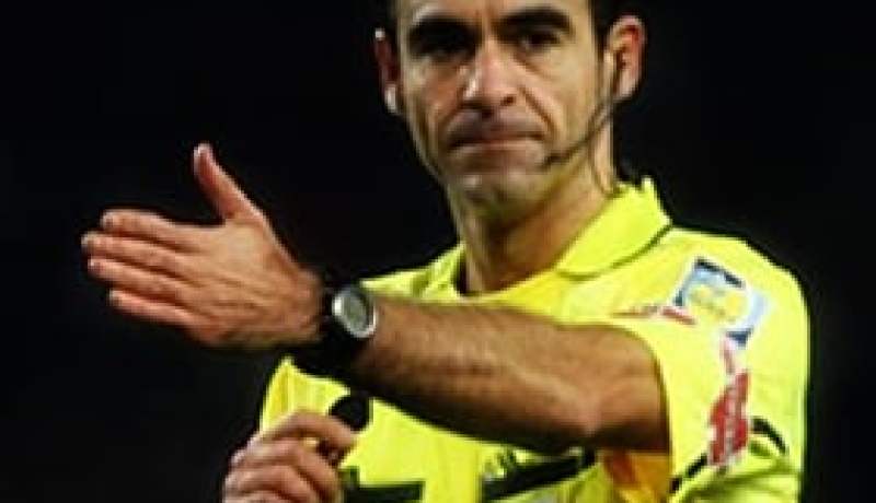 الاتحاد الأوروبي يعين الاسباني كارلوس فيلاسكو حكما لمباراة افتتاح أورو 2012