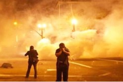 اعتقال 100 متظاهر طالبوا بالعدالة الاجتماعية باوكلاند في كاليفورنيا