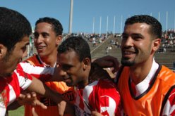 منادي يمنح لاعبيه منحة الحمراوة ويعلق علاوة البليدة إلى ما بعد سطيف