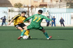 زيتي يقود السنافر للإطاحة بالكواسر… والحكم في قفص الإتهام