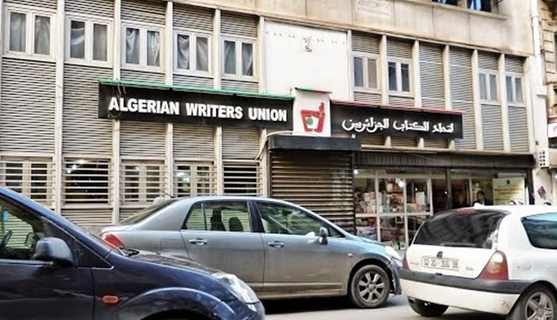 وفد من رفيع من الكتاب الصينيين في زيارة إلى الجزائر