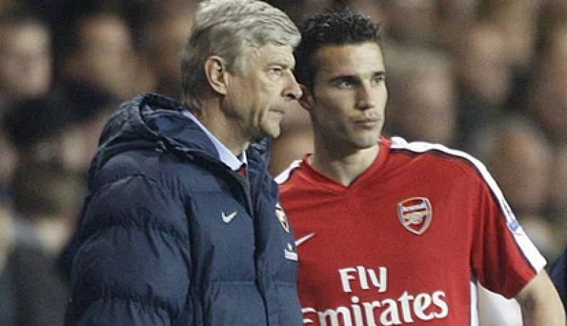 فينغر يرغب في بقاء فان بيرسي مع ارسنال