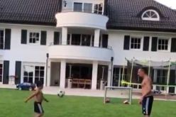 بالفيديو.. ريبيري يستعرض فنياته رفقة إبنه !!