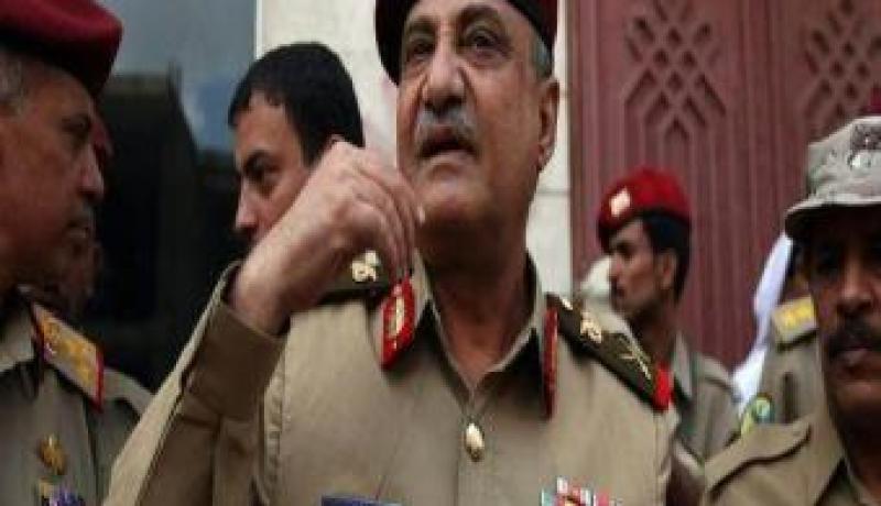 وزير الدفاع اليمني ينجو من انفجار سيارة مفخخة بصنعاء