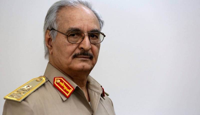 الجنرال الليبي خليفة حفتر في زيارة إلى الجزائر