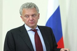 ميدفيديف يقيل وزير التجارة والصناعة من منصبه ويعينه رئيسا للجنة الاقتصادية