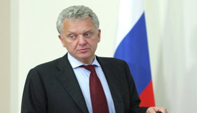 ميدفيديف يقيل وزير التجارة والصناعة من منصبه ويعينه رئيسا للجنة الاقتصادية