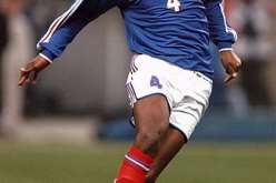 باتريك فييرا يعتزل اللعب دوليا مع منتخب فرنسا