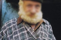 الوالد الكفيف يستنجد بذوي البر لانتشاله من المستنقع…الربو، الحساسية، السكري وارتفاع الضغط أمراض ترهن مستقبل عائلة “شريف”