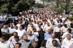 مئات اللاجئين يعتصمون في غزة احتجاجا على تقليص خدمات الاونروا