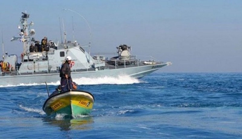 قوات الاحتلال الإسرائيلي تعتقل 10 صيادين فلسطينيين قبالة شواطئ غزة