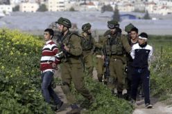 الإحتلال الإسرائيلي يعتقل أربعة فلسطينيين اثناء اقتحام منازلهم بالقدس المحتلة