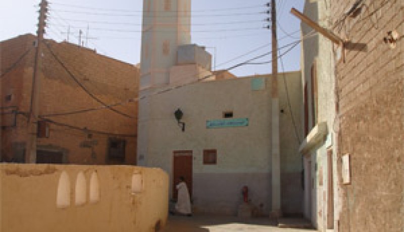 “النهار” في زيارة لـ “آيت القايد” أول قرية أنشئت بمنطقة القبائل:منازل آيلة للسقوط وأخرى انهارت والسلطات تبدأ أخيرا في الترميمات