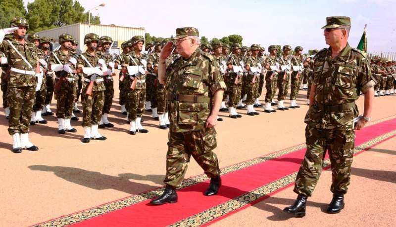 الفريق قايد صالح في زيارة عمل وتفتيش إلى الناحية العسكرية الثانية بوهران