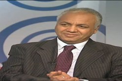 مصطفى بكري يقسم تويتر وفيس بوك إلى فريقين