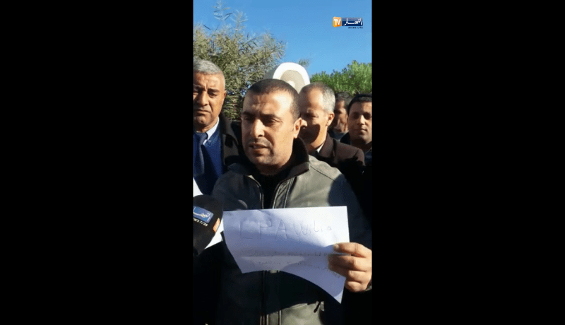 احتجاج مستفيدي LPA أمام مديرية السكن لولاية مستغانم