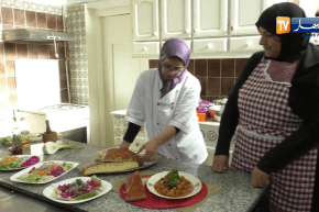 مجتمع: نساء تتعلمن الطبخ للعمل والإسترزاق