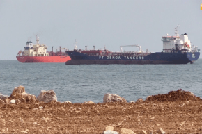 نقل: شراء سفن الشحن.. الحكومة “تغرد” خارج السرب