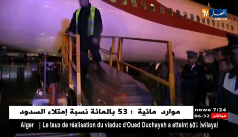 عنابة: وصول جثمان الفقيد المجاهد عمار بن عودة إلى مطار رابح بيطاط