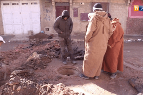 البيض: قنوات صرف المياه بحي المنظر الجميل تنفجر بفعل تسربات الغاز..