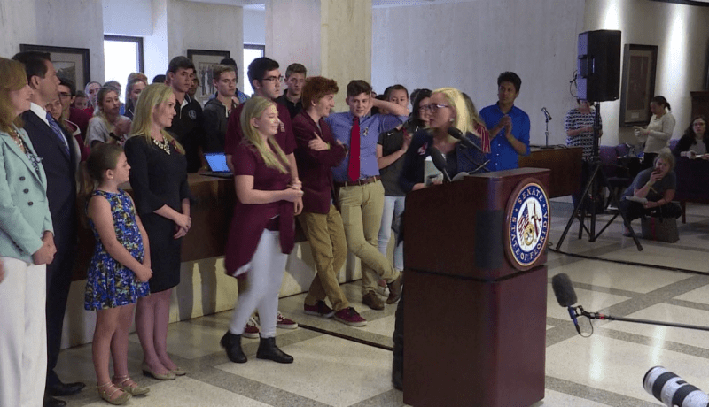 الو م أ: تحرك الطلاب يزيد الضغوط على ترامب في قضية الأسلحة