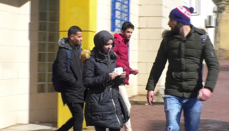 مجتمع: 4000 دج .. هذا ما يفعله الطالب بمنحته الجامعية !