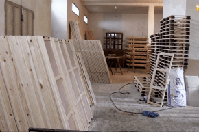 تيزي وزو: قرية بني زمنزر الثانية وطنيا في حرفة النجارة