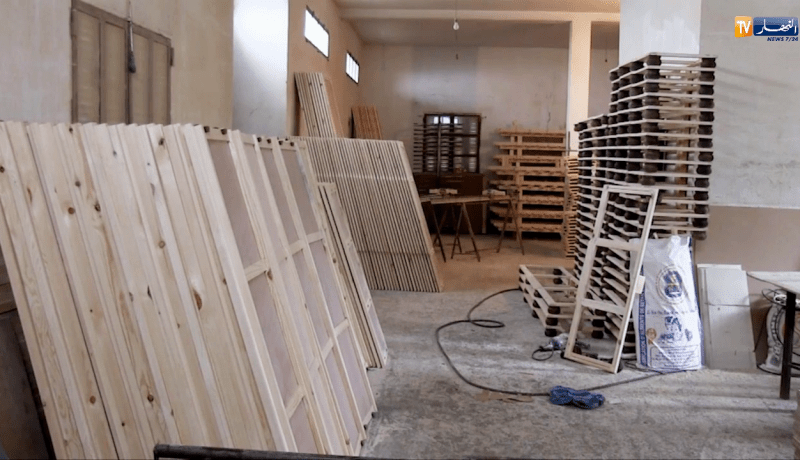 تيزي وزو: قرية بني زمنزر الثانية وطنيا في حرفة النجارة