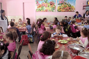 مجتمع: إستعمال الملح والسكر والدهون بوجبات الإطعام سيخضع للمراقبة