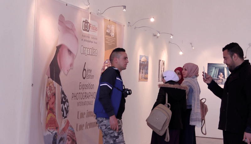 فن: الصور الفوتوغرافية عدسة تروي جمال المرأة