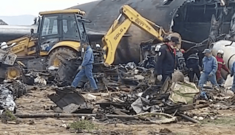 الجزائر حزينة.. القصة الكاملة لحادثة سقوط الطائرة