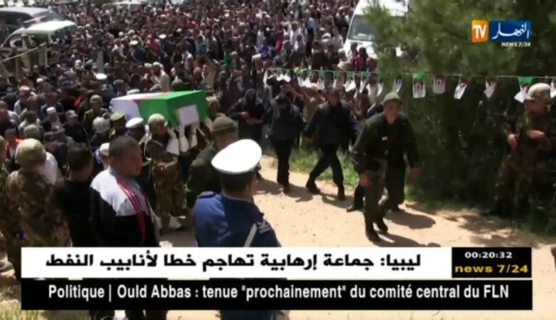 الشلف: تشييع جنازة شهيد الطائرة المساعد “معندي عيسى” بمقبرة تاوقريت