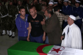 برج بوعريريج: تشييع جثمان الشهيد فاتح زياني بمقبرة بلدية بليمور