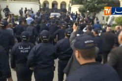 تعزيزات أمنية وجمع غفير من المواطنين في انتظار اللواء المتقاعد عبد الغني هامل