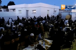 المدية : مأدبة إفطار جماعي أمام مقر بلدية الزوبيرية إحتفالا برحيل المير