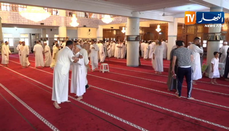 الجزائريون يحيون عيد الأضحى في جو مليء بالبهجة التراحم والتضامن