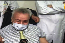 مدير الصحة بالبليدة يتلقى لقاح “سبوتنيكv” ويؤكد..”هو الوسيلة الوحيدة للحماية”