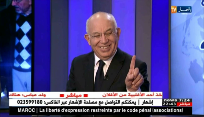 بالفيديو.. صحافي النهار يطالب وزيرا سابقا بإظهار اصبعه لإثبات قيامه بالتصويت