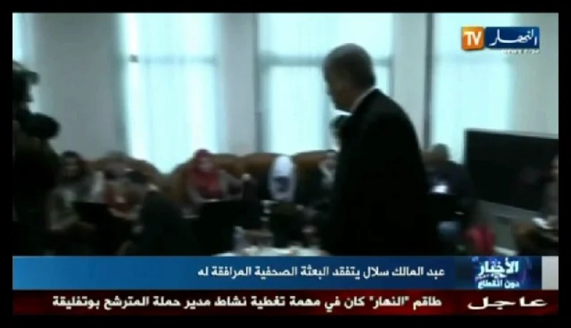 عبد المالك سلال يتفقد البعثة الصحفية المرافقة له إلى بجاية