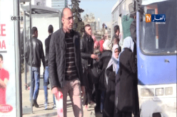 بالفيديو المواطن الجزائري والتطباع في الحافلات