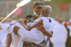 صورة رجل أمن سعودي في البقاع المقدسة تغزو مواقع التواصل الإجتماعي