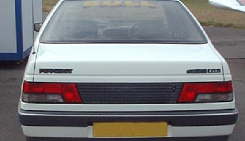 توقيف إرهابي‮ ‬تائب حاول الفرار بحمولة خمور