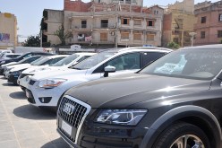 أمن البيض يحقق في قضية احتيال وكيل سيارات على 100 زبون