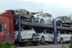 عصابــة‮ ‬يقودهــا عسكـريّ‮ ‬تستــورد سيــارات فخمة من أوروبا بشهادة عطب لمجاهد‮ ‬