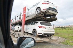 الشروع في استيراد السيارات ماي المقبل