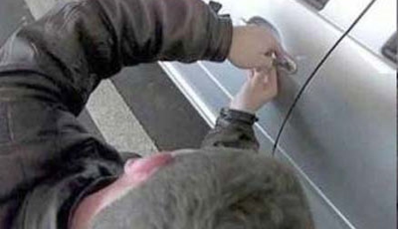 القبض على 5 أشخاص ضمن شبكة سرقة السيارات بمفاتيح مصطنعة بالعاصمة
