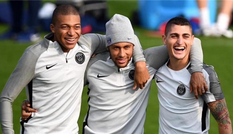 بالفيديو.. نيمار ونجوم البي أس جي يهنئون المسلمين بعيد الفطر